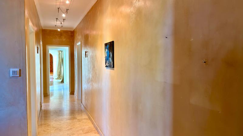 9 Bedroom Property for Sale in Hout Bay Western Cape